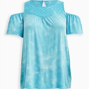 Torrid super soft cold shoulder women’s top. Size 1 (14/16) NWOT.